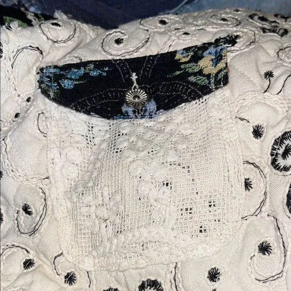 POL Large Floral Patchwork Jacket - Black and White - Picture 10 of 11